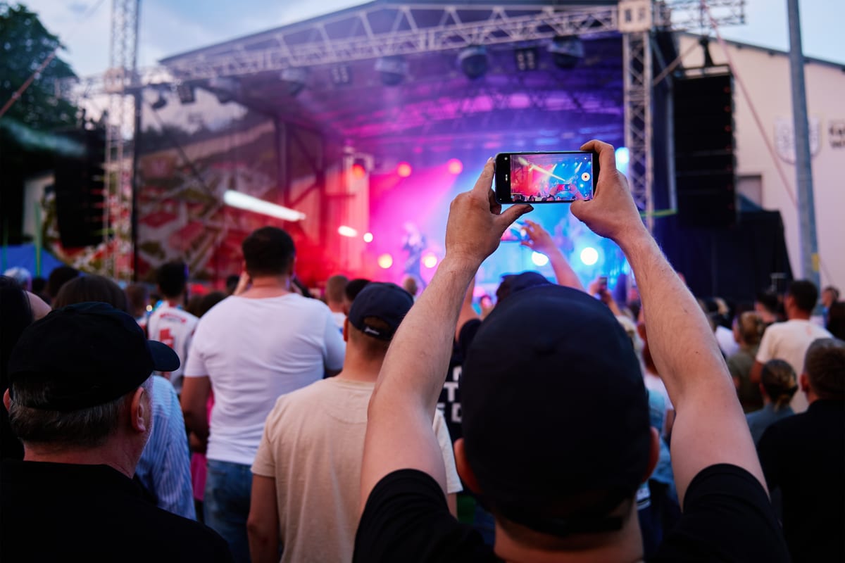Sound System hire — crowd attends a show at outdoor venue | Panda Party Hire Hire sound system — crowd attends a show at outdoor venue for parties and events in Johannesburg, Sandton and Randburg